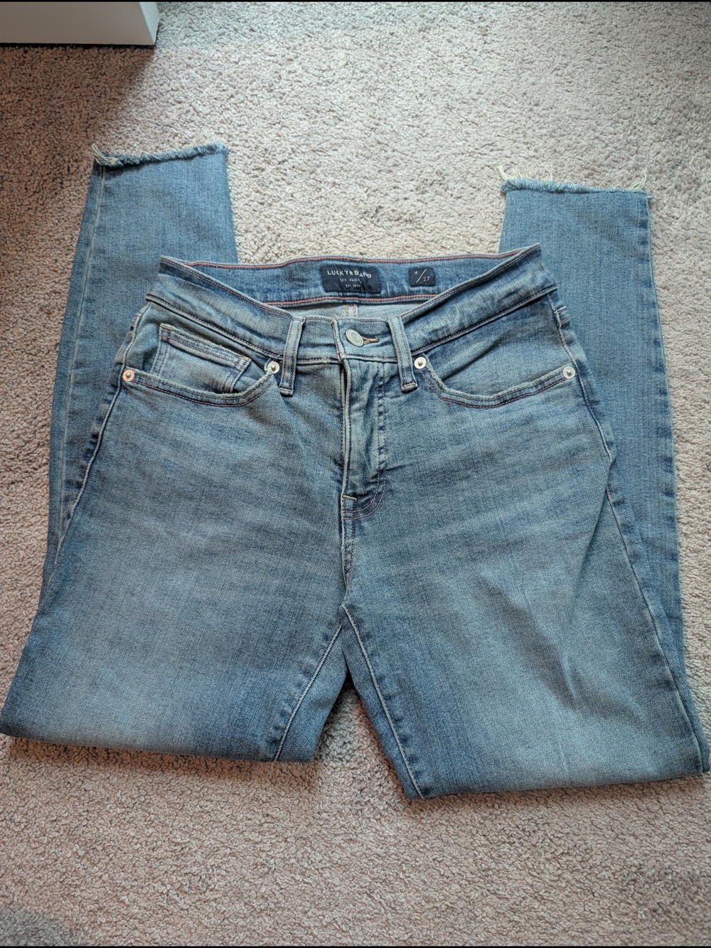 Lucky Brand Women’s Mid Wash Blue Jeans Distressed